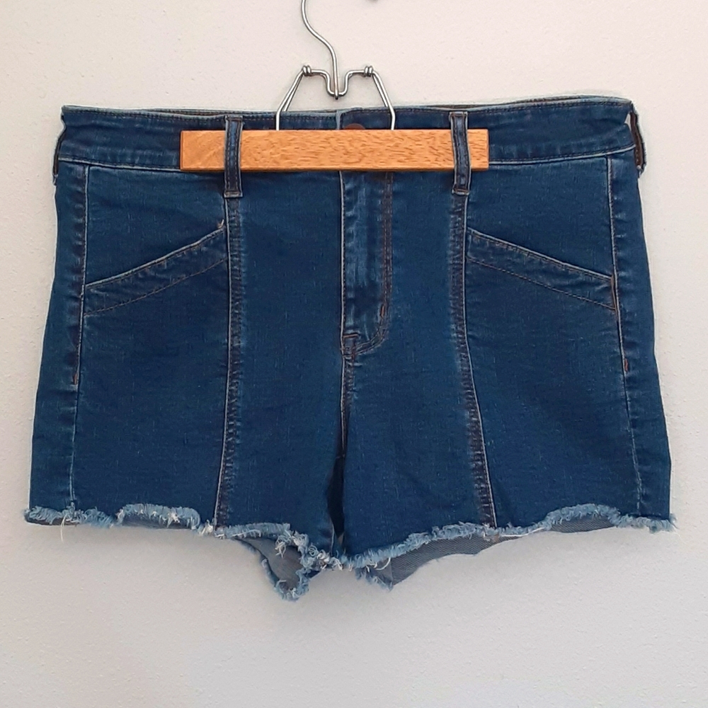 American Eagle Center Seam Midi Jean Shorts
